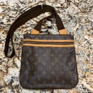Authentic Louis Vuitton Bosphore Pochette